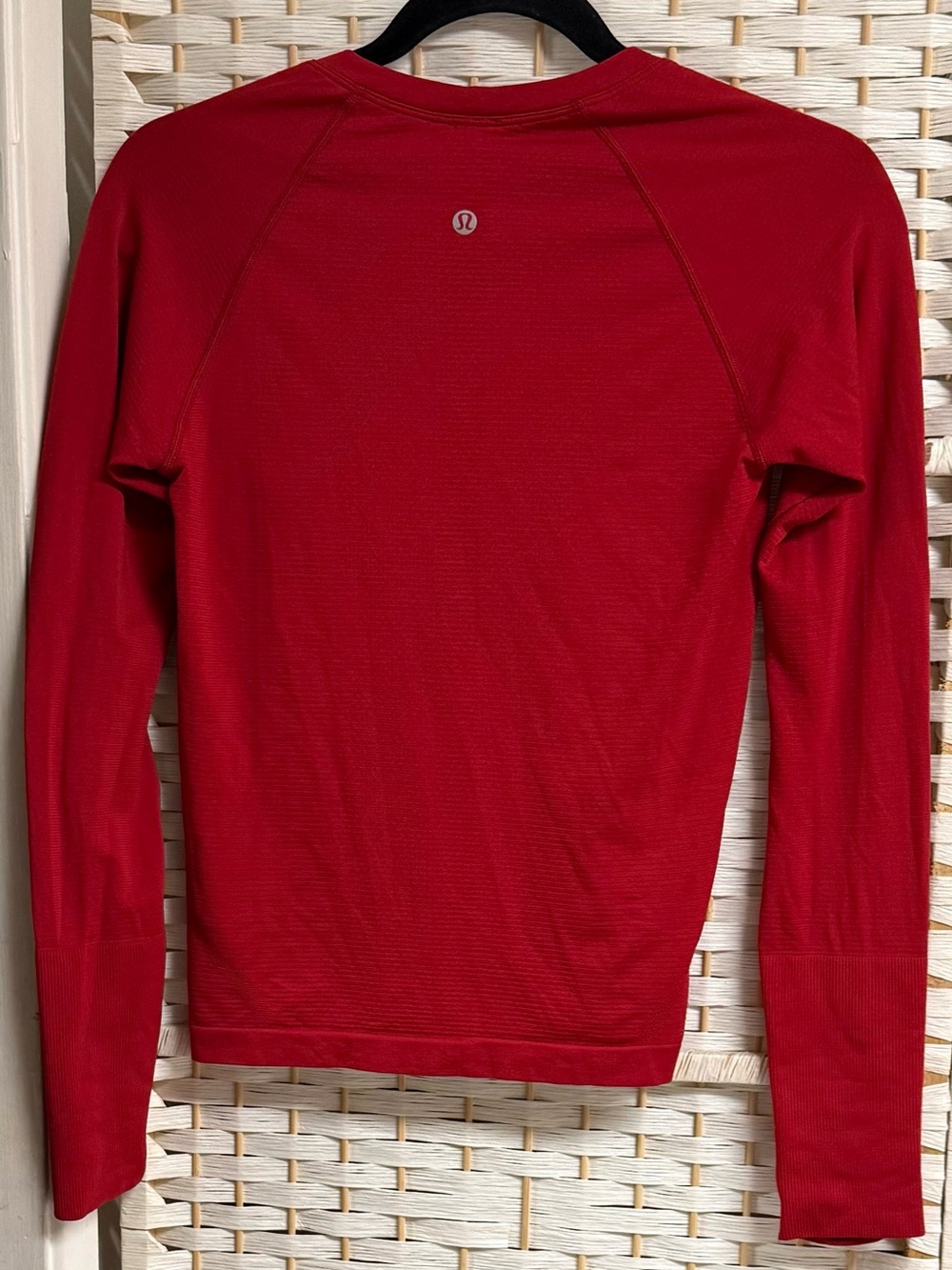 lululemon athletica Women’s Long Sleeve Performance Crew - Red Size 4